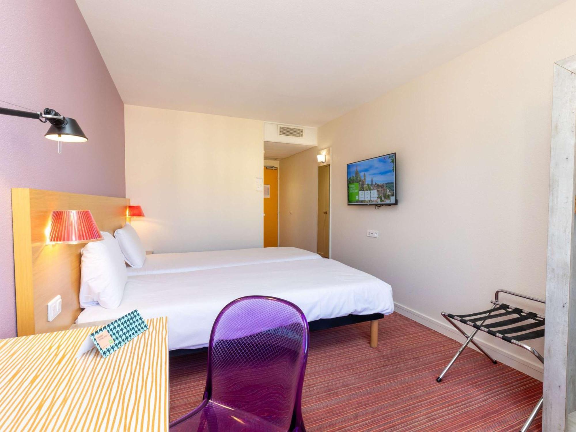 Ibis Styles Le Puy En Velay Hotel Bagian luar foto