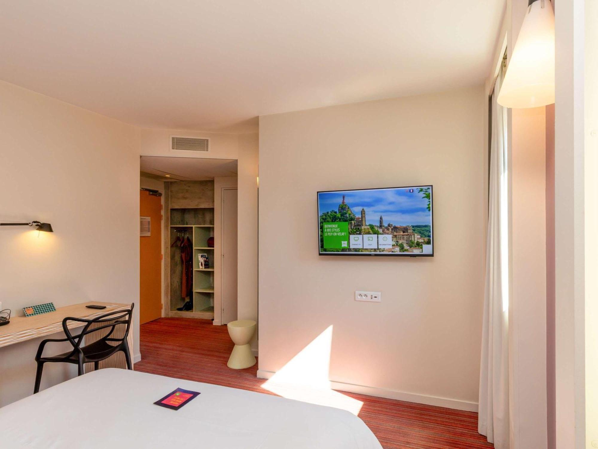 Ibis Styles Le Puy En Velay Hotel Bagian luar foto