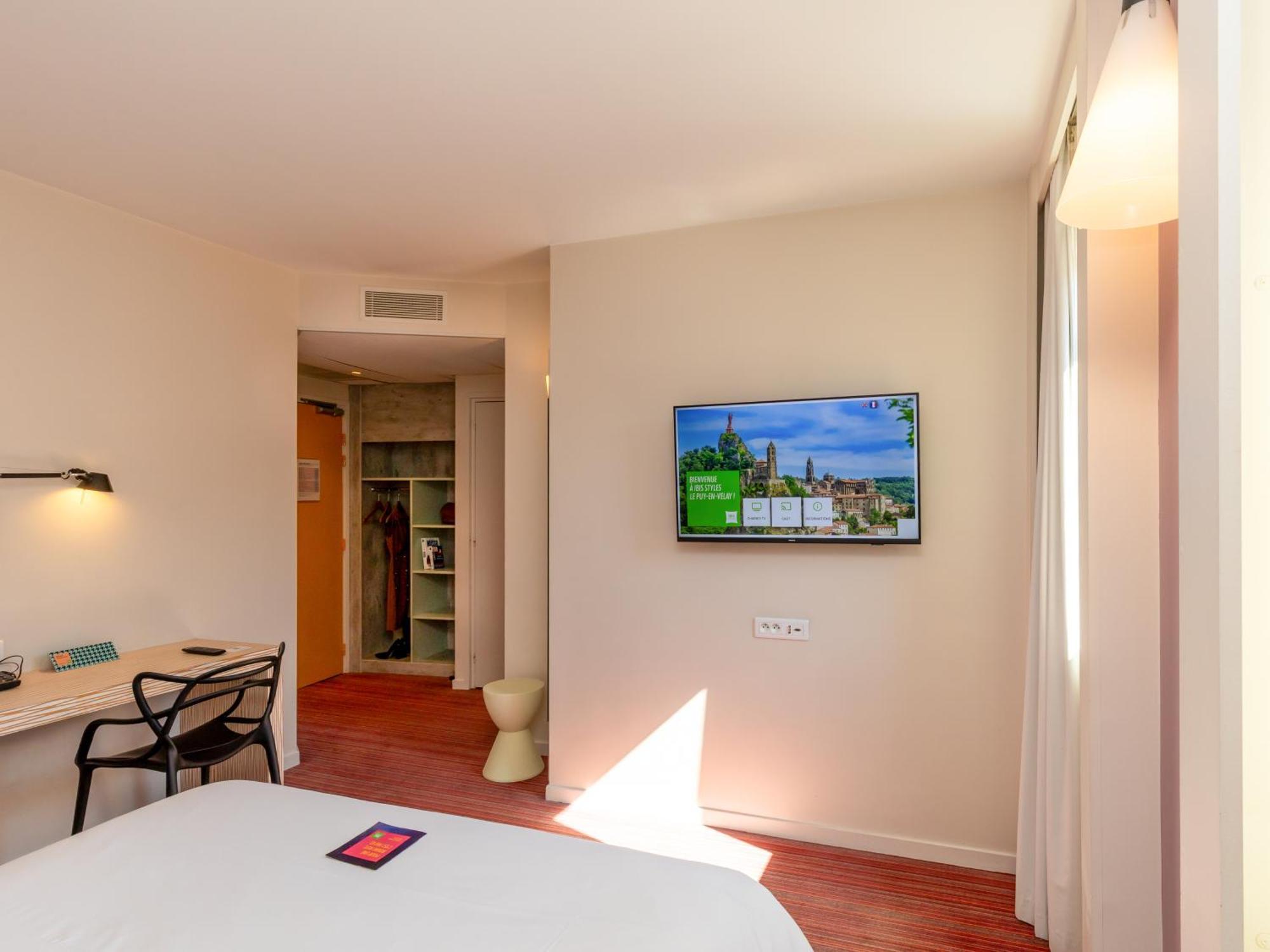 Ibis Styles Le Puy En Velay Hotel Bagian luar foto