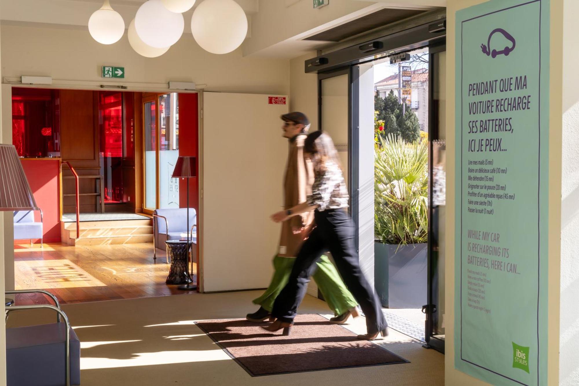 Ibis Styles Le Puy En Velay Hotel Bagian luar foto
